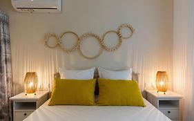 Les Cerisiers Beach Residence, Cosy And Modern 3 Bedroom Apartment Located 50 Metres From The Beach And From All Amenities And Restaurants On The Coastal Road